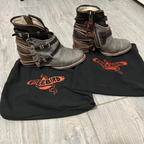 Women's FreeBird Crue Distressed Leather Ankle Boots - 8 - Picture 10 of 14